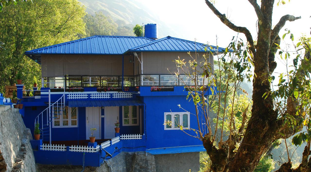 Holly Hock Bed & Breakfast Мунар Екстериор снимка