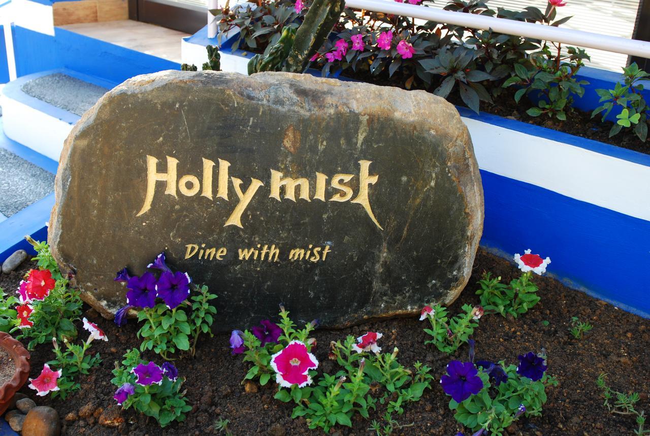 Holly Hock Bed & Breakfast Мунар Екстериор снимка